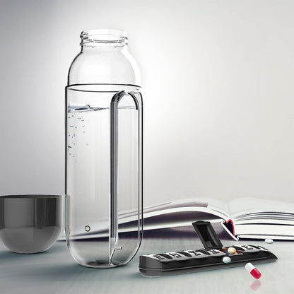 MedBottle: Practicidad y Salud, Todo en una Botella con Organizador
